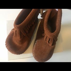 Baby Minnetonka Fringe Moccasin Booties. NIB